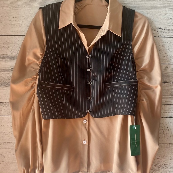 Beautiful blouse with pleated sleeves - Picture 5 of 5